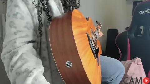 Hot_ama’s (Cam4) Photo