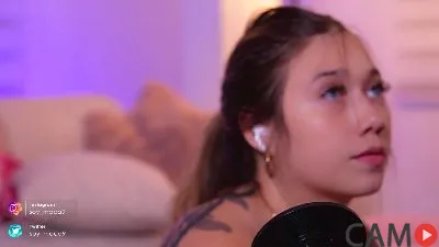 LilithGray9’s (Cam4) Photo