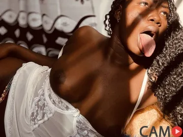 MonaReign’s (LiveJasmin) Photo