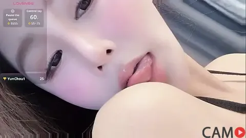 camille-w&rsquo;s Stripchat Profile Image