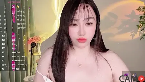 Liz-nn&rsquo;s Stripchat Profile Image