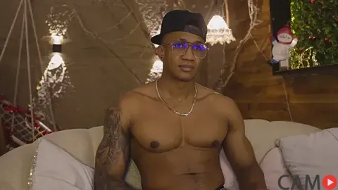 Logan_Varela’s (Stripchat) Photo