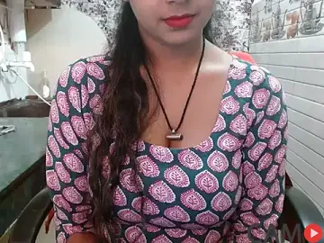 LovingPihu&rsquo;s Stripchat Profile Image