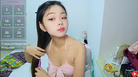 xiaoxi-12&rsquo;s (Stripchat) Photo