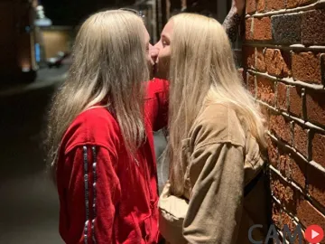 Yoourdreamm’s (Xcams) Photo