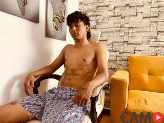 Bracth’s (XloveCam) Photo